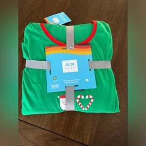 ALDI Gear Ladies Pajamas - NWT - Green